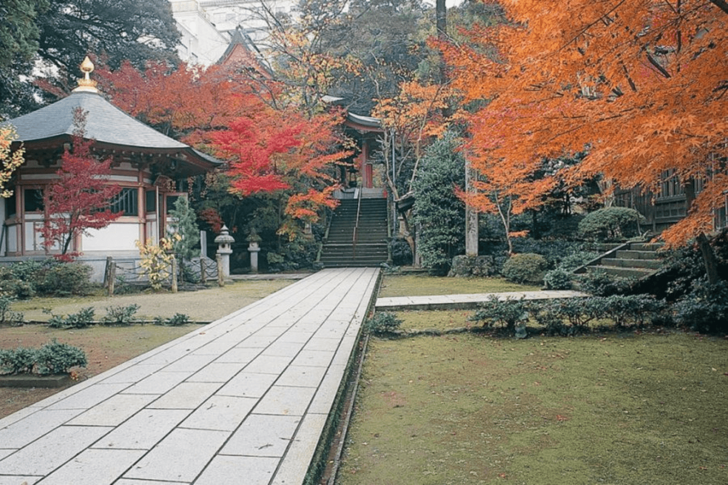 Yakuoin Onsenji Temple