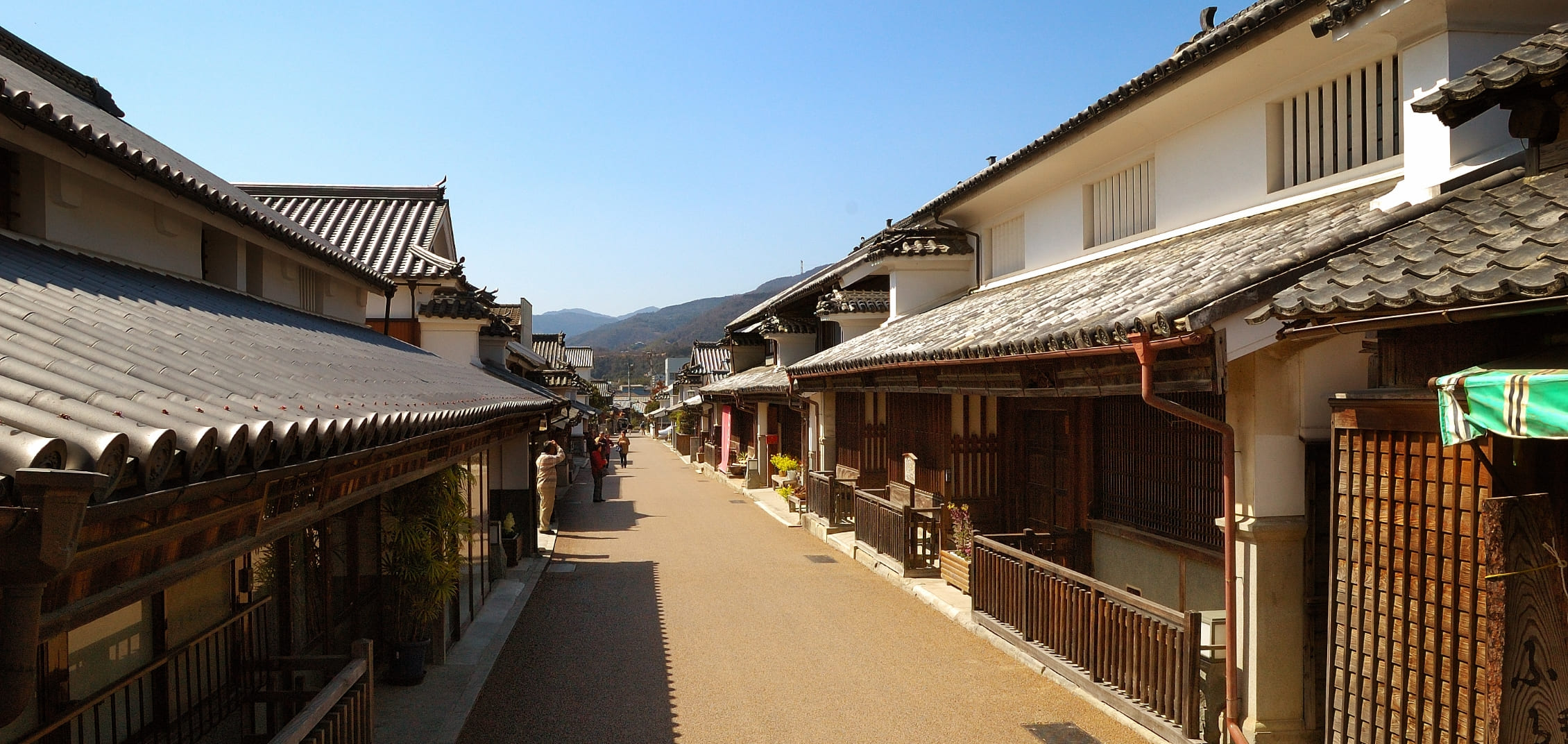 Stroll Along the Wakimachi Townscape