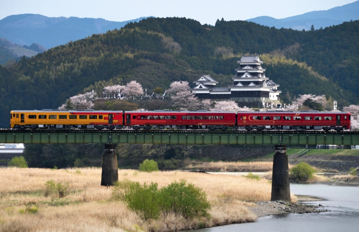 Iyonada Monogatari Sightseeing Train03