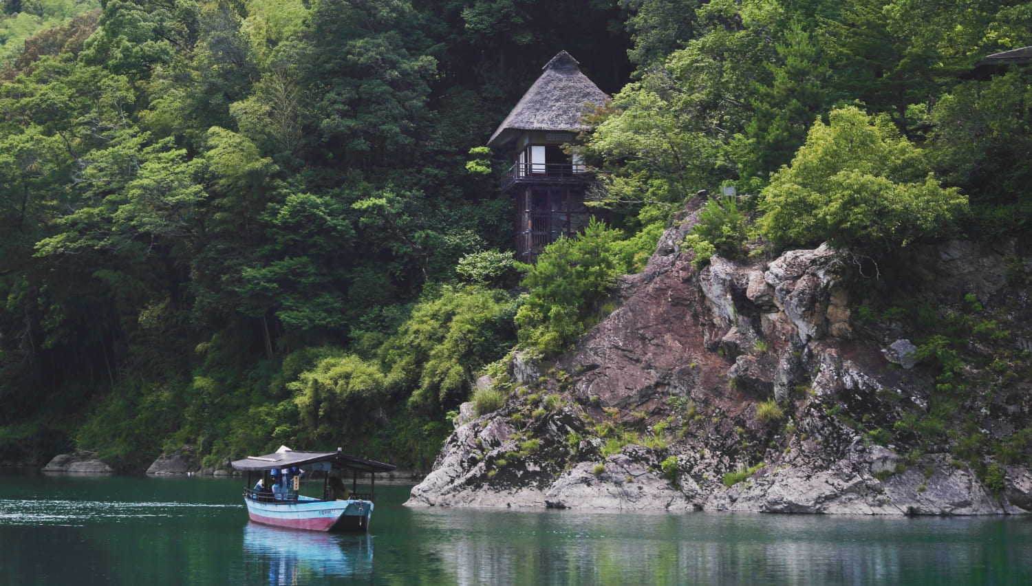 Ozu Castle Town Boat Tour01