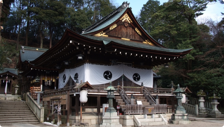 日牟禮八幡宮_拝殿