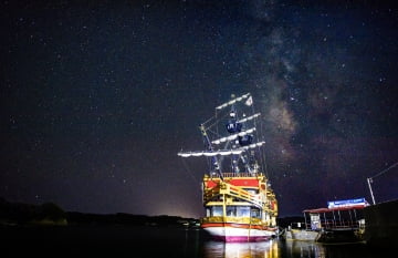 Crucero por el cielo estrellado de la Vía Láctea