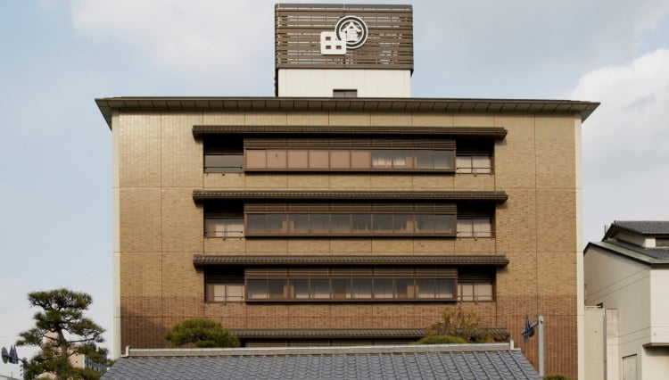 نظرة عامة على متجر واداكين