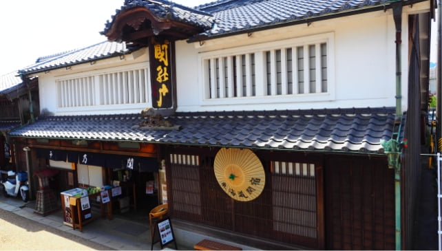 السطح الخارجي لسقف فوكاغاوا