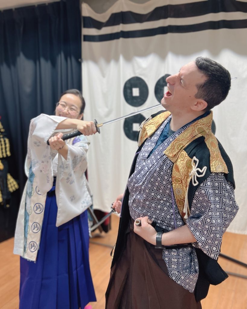 屋内で楽しむ本格サムライ・忍者体験