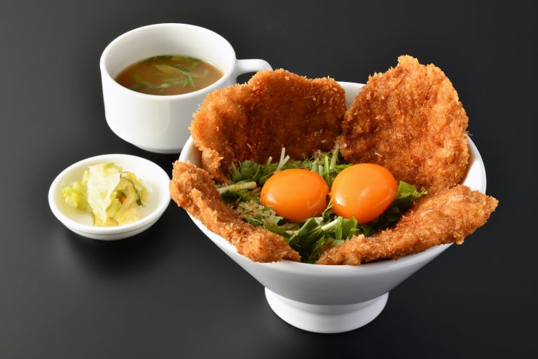 ご馳走タレかつ飯TSUITSUI　ホワイティうめだ店　「TKGタレかつ飯」
