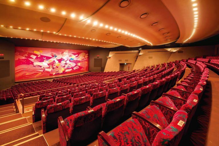 梅田芸術劇場 シアター・ドラマシティ