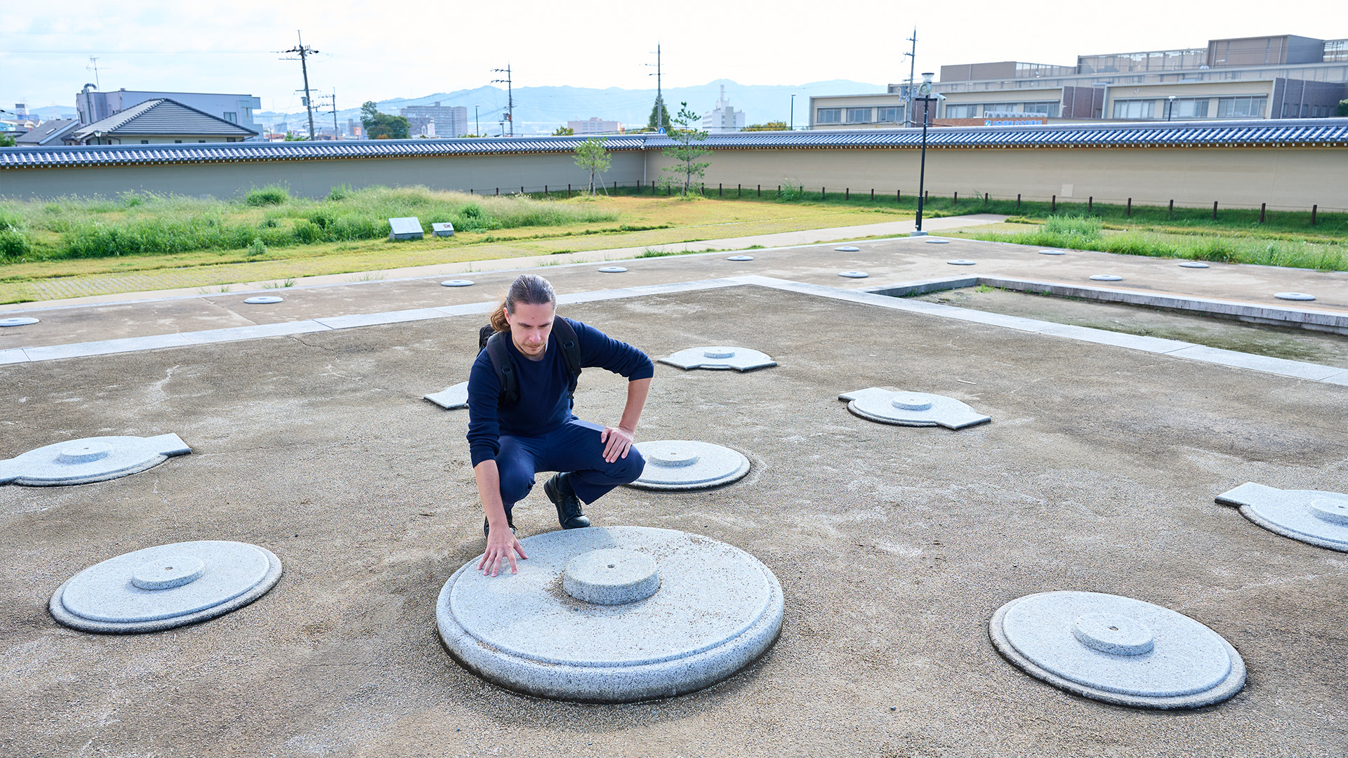 大阪・御朱印授与と神秘の祈祷。間近で体感する圧巻の鷹匠ショー体験ツアー