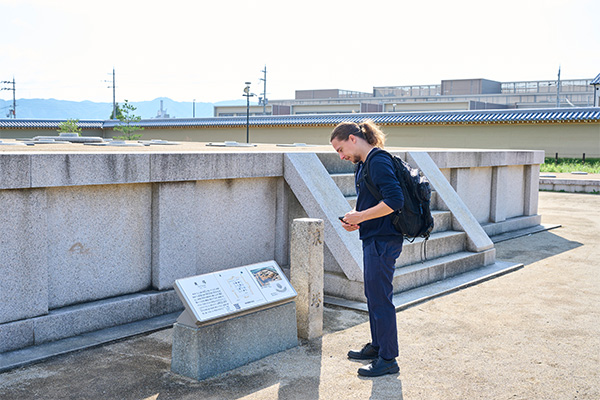 大阪・御朱印授与と神秘の祈祷。間近で体感する圧巻の鷹匠ショー体験ツアー