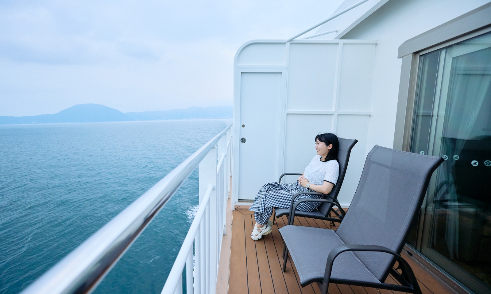 さんふらわあの宿泊部屋では外の風景も楽しめる