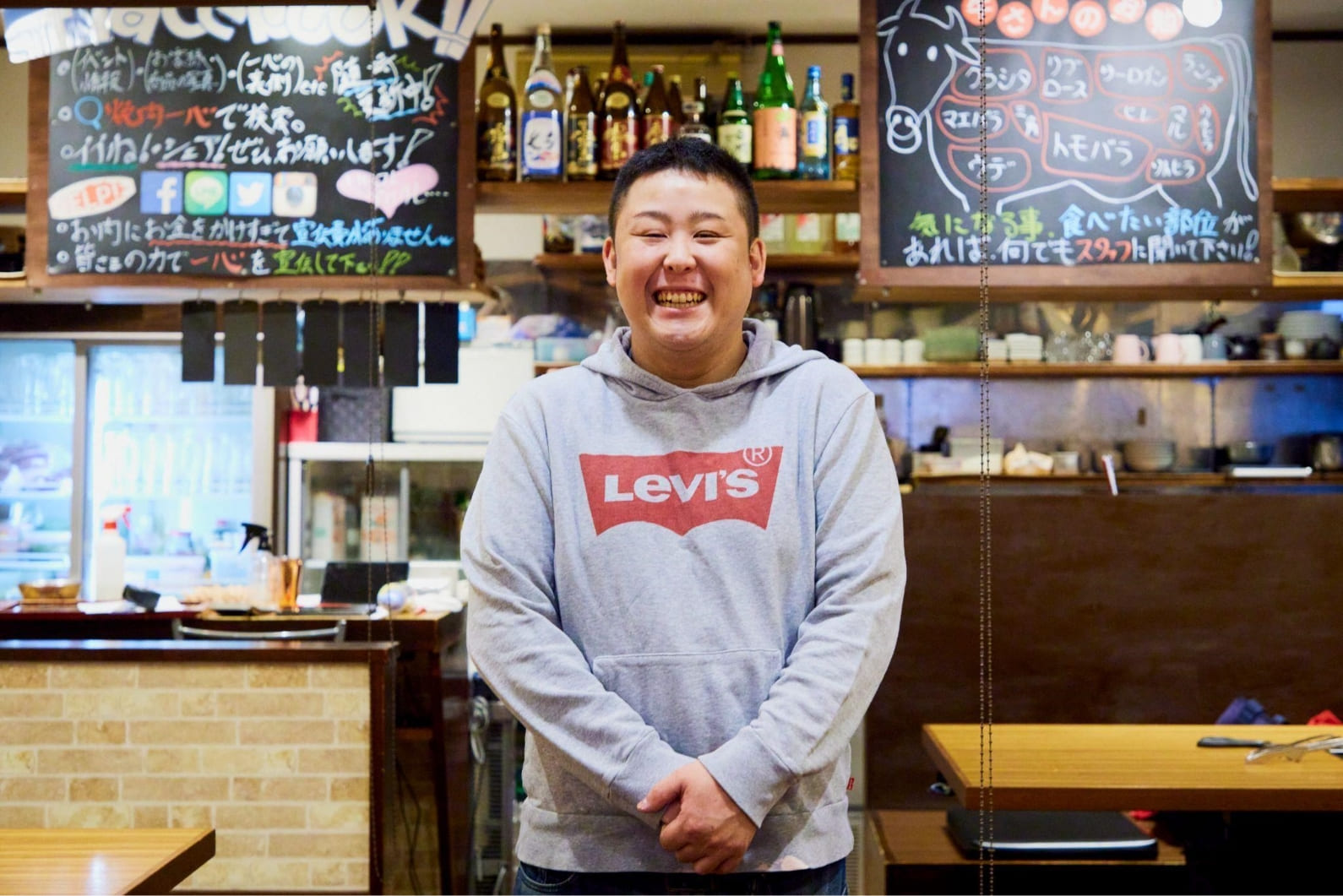 まんまる笑顔が素敵な二代目店主・谷内田 力斗（やちだ りきと）さんは聖地の若き焼肉探求者。