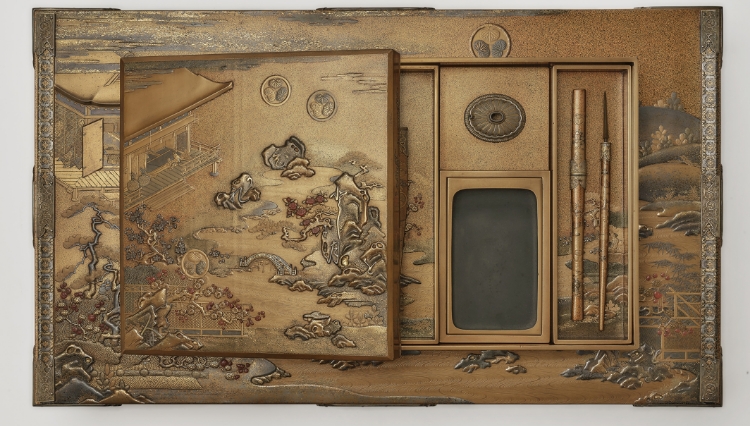 国宝 初音の調度